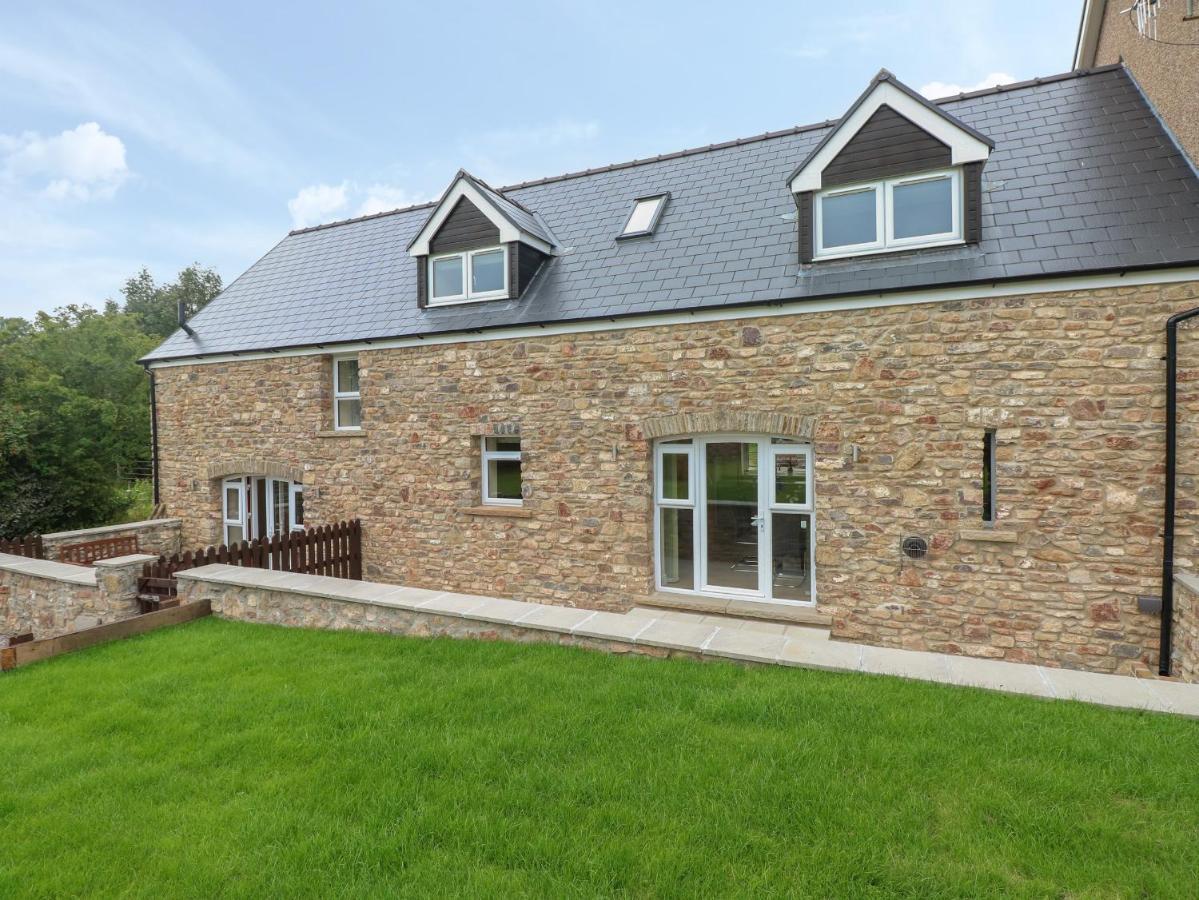 Villa Woodpecker Barn Pontyclun Exterior foto